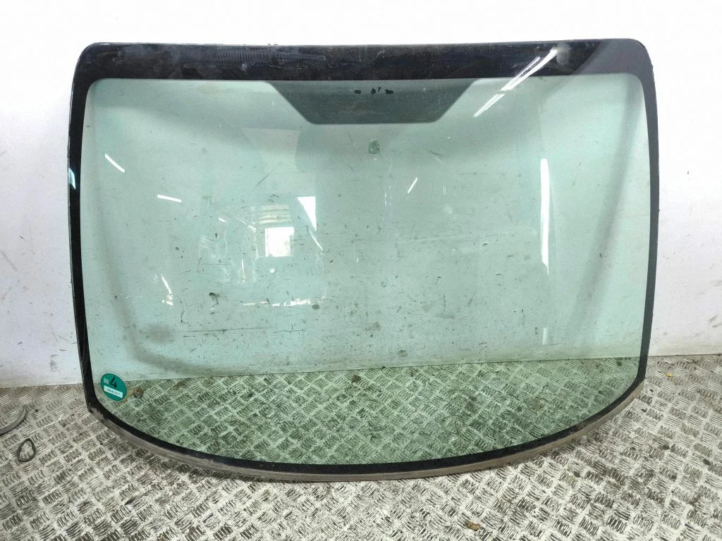 Front windscreen/windshield window