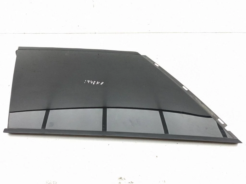 Rear side window – left
