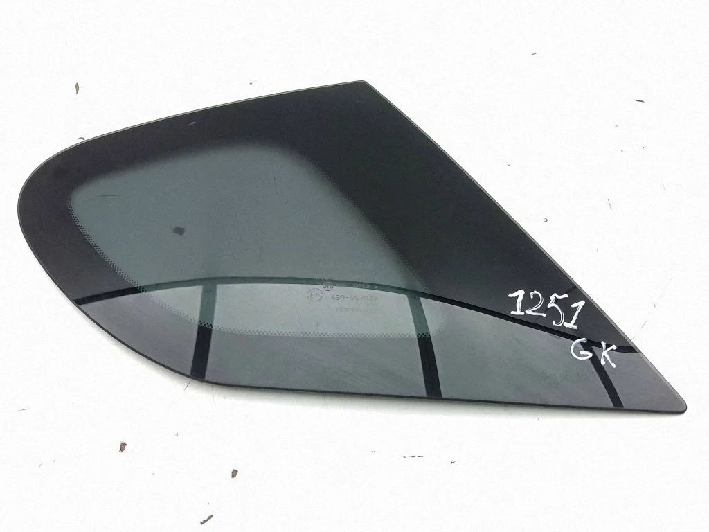 Rear side window 43R007953