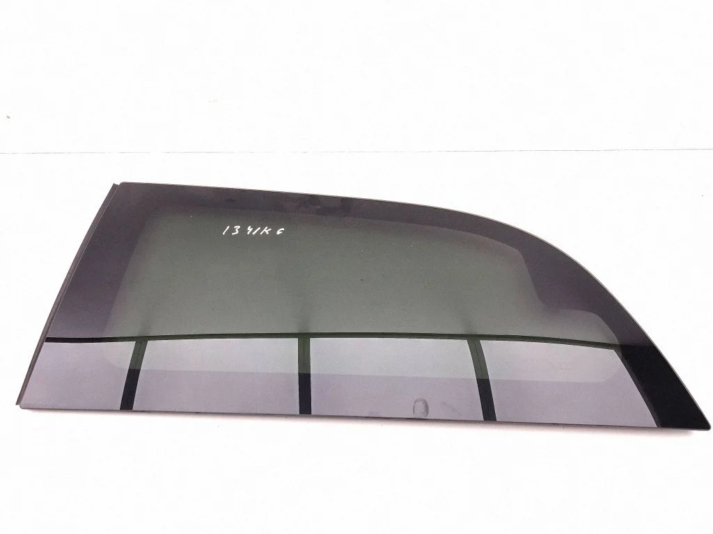 Rear side window 05109653AF