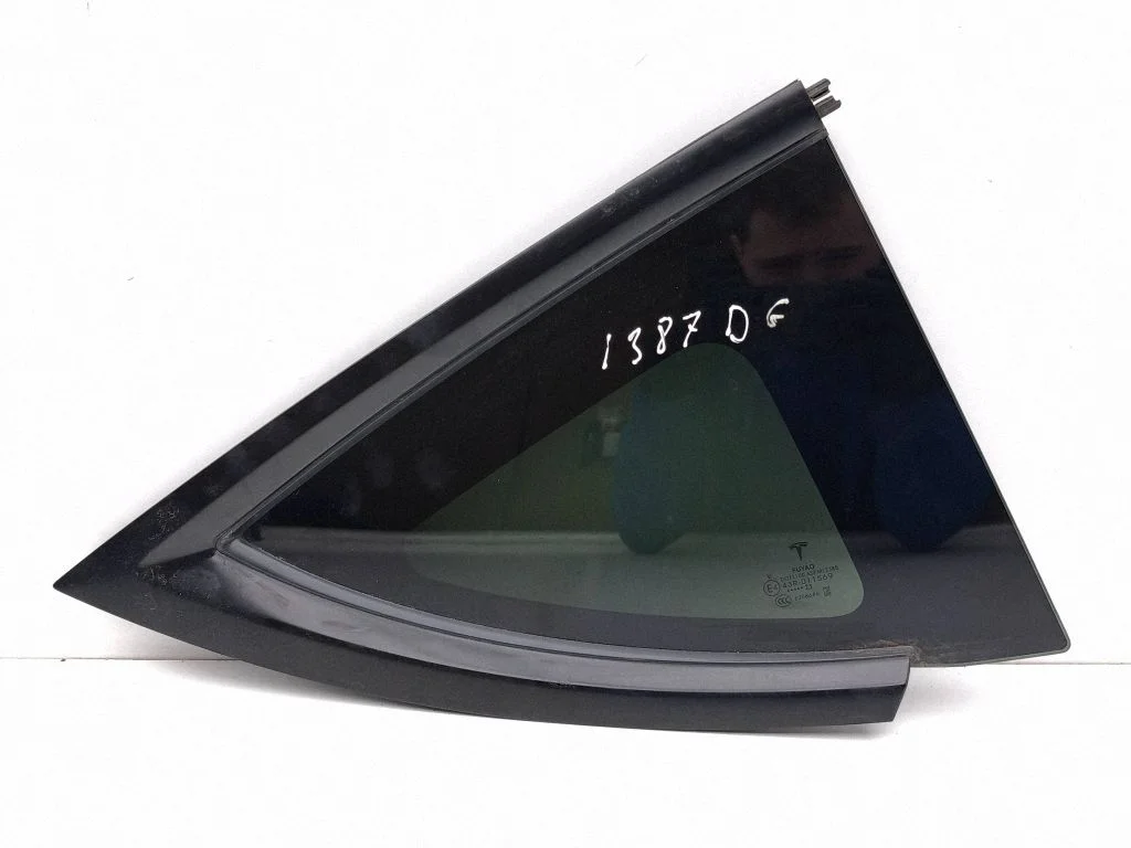 Rear side window 160080900C