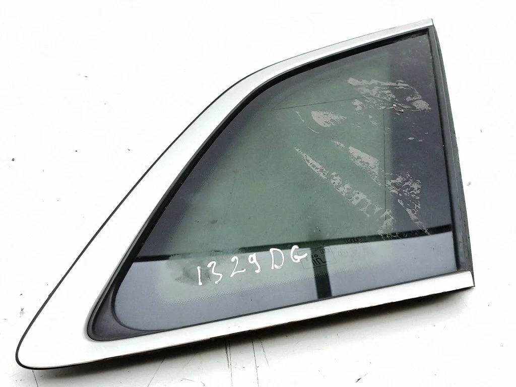 Aizmugurējais sāna virsbūves stikls 80A845298