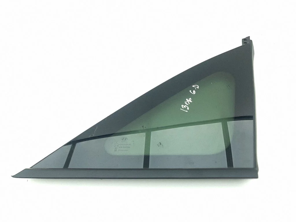 Rear side window – right
