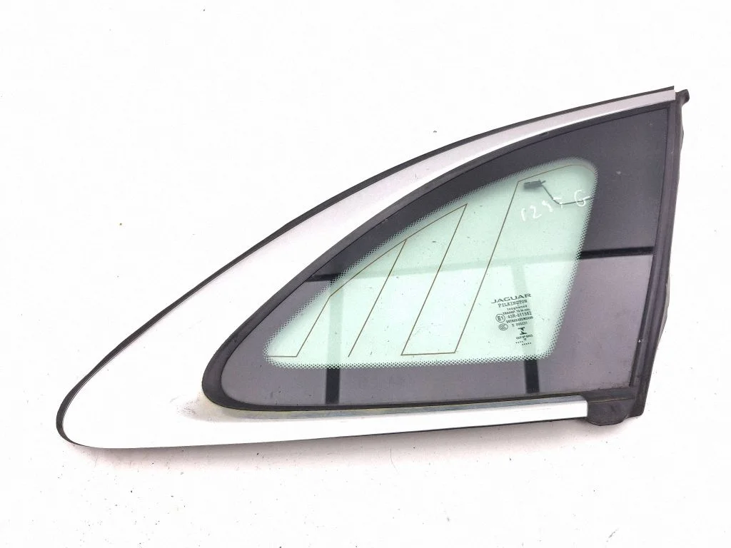 Rear side window – right