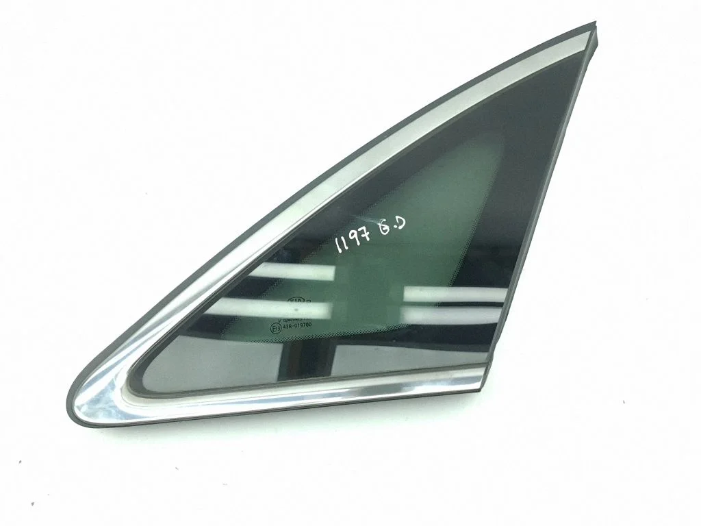 Rear side window – right