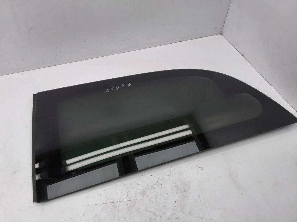 Rear side window – Chrysler Town & Country V (2008-2016)