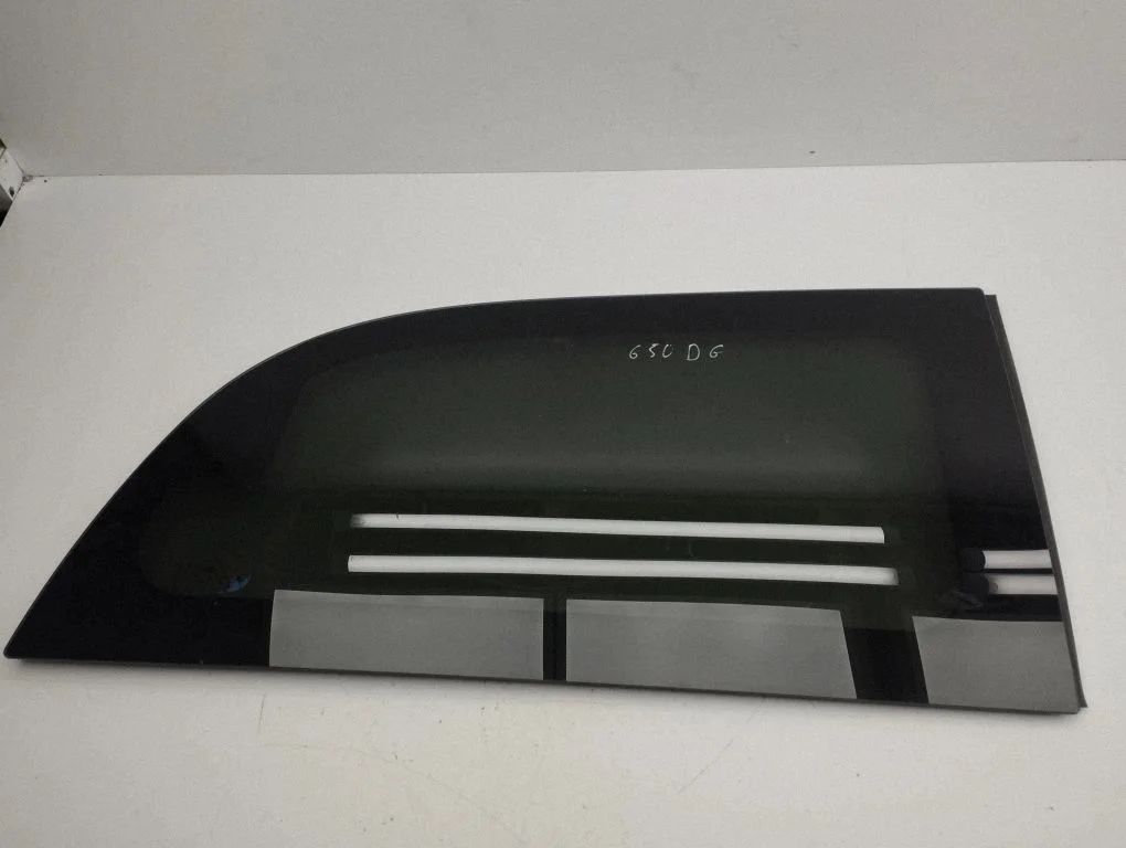 Rear side window – Chrysler Town & Country V (2008-2016)