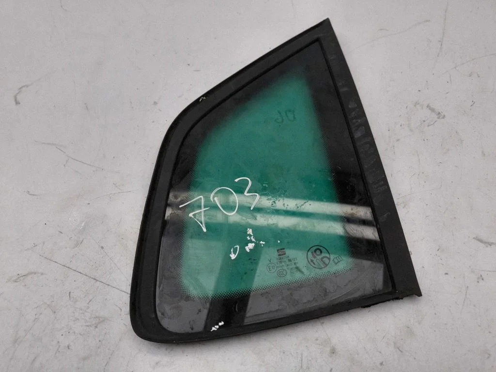 Rear side window 6F9845298J
