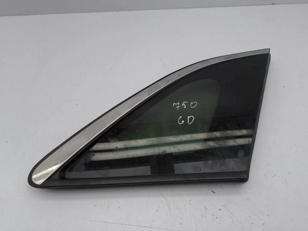 Aizmugurējais sāna virsbūves stikls 87820G5000