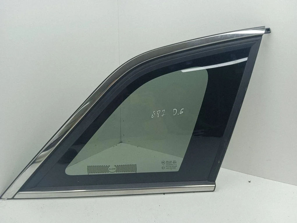 Rear side window 43R000083