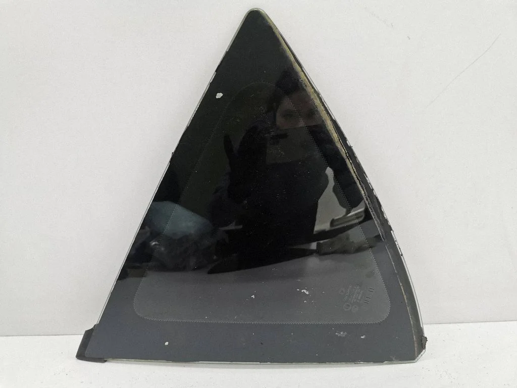 Rear side window 43R001583