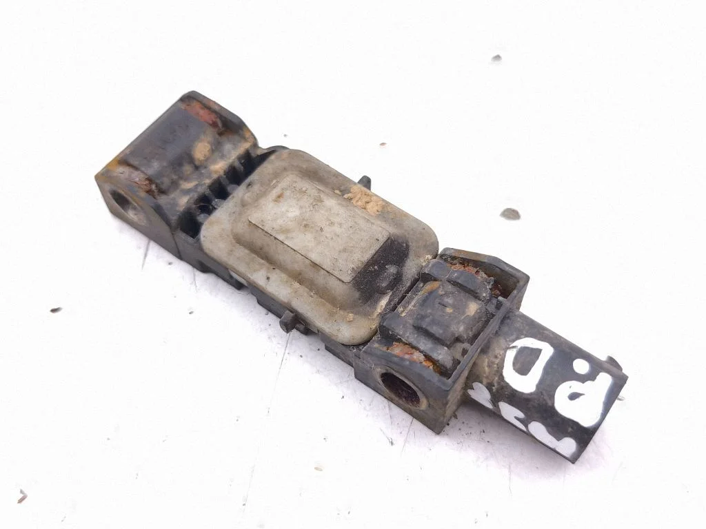 Drošības spilvenu trieciena sensors 04671779AC