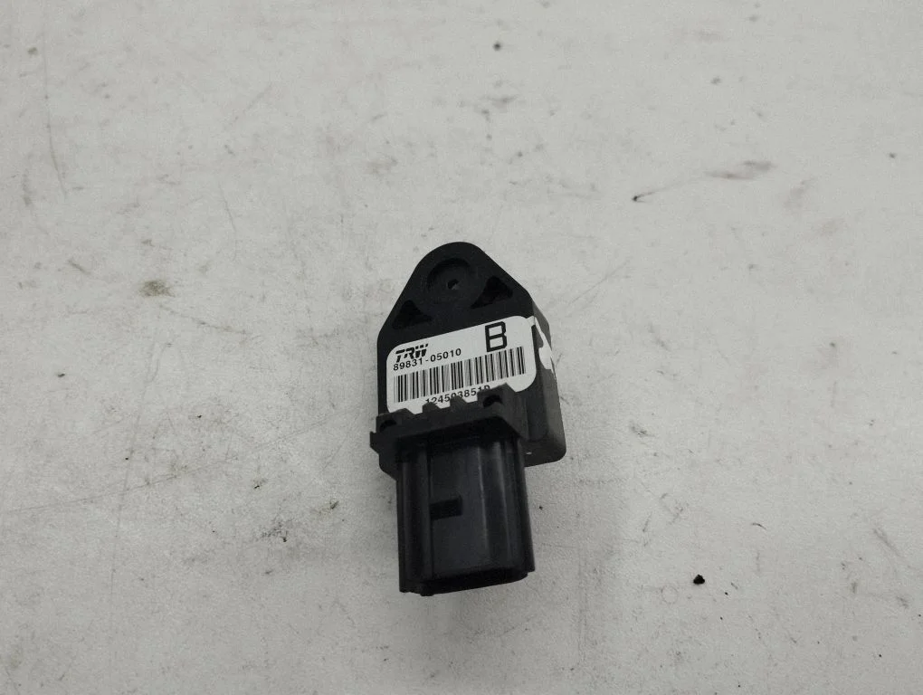 Drošības spilvenu trieciena sensors 8983105010