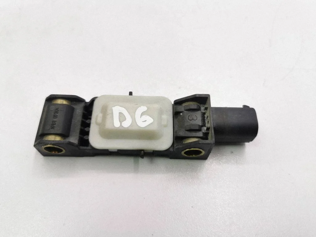Drošības spilvenu trieciena sensors 04671779AC