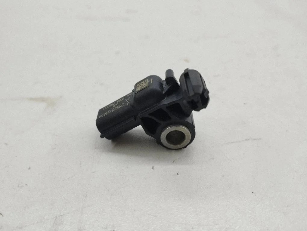 Drošības spilvenu trieciena sensors 988305RA0A
