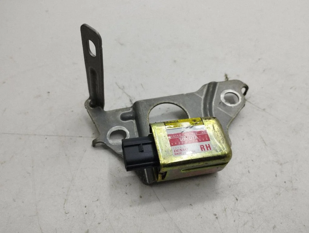 Drošības spilvenu trieciena sensors 89833-42020