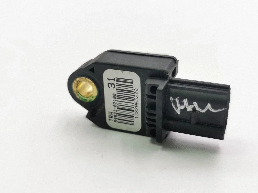 Drošības spilvenu trieciena sensors 8983102100