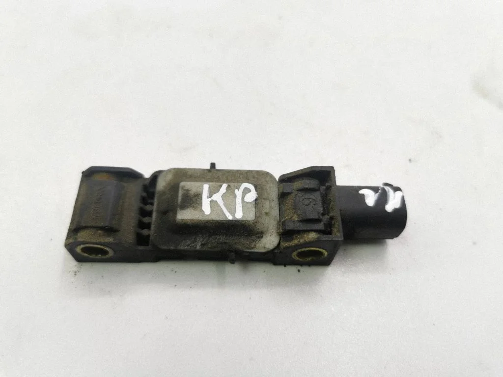 Drošības spilvenu trieciena sensors 04671779AC