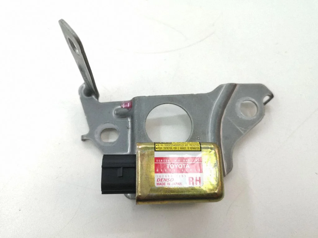 Turvapadja löögiandur – Toyota RAV 4 (XA20) (2000-2005)