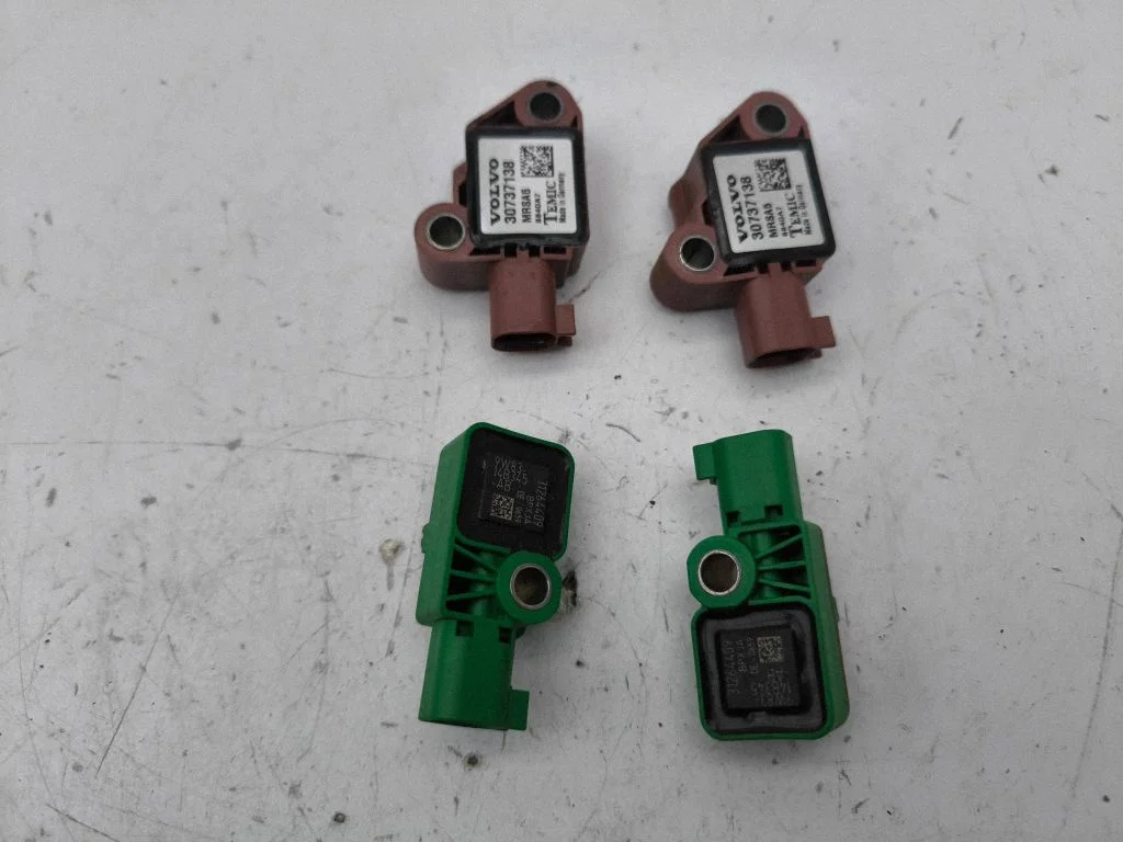 Airbag deployment crash/impact sensor 31264409