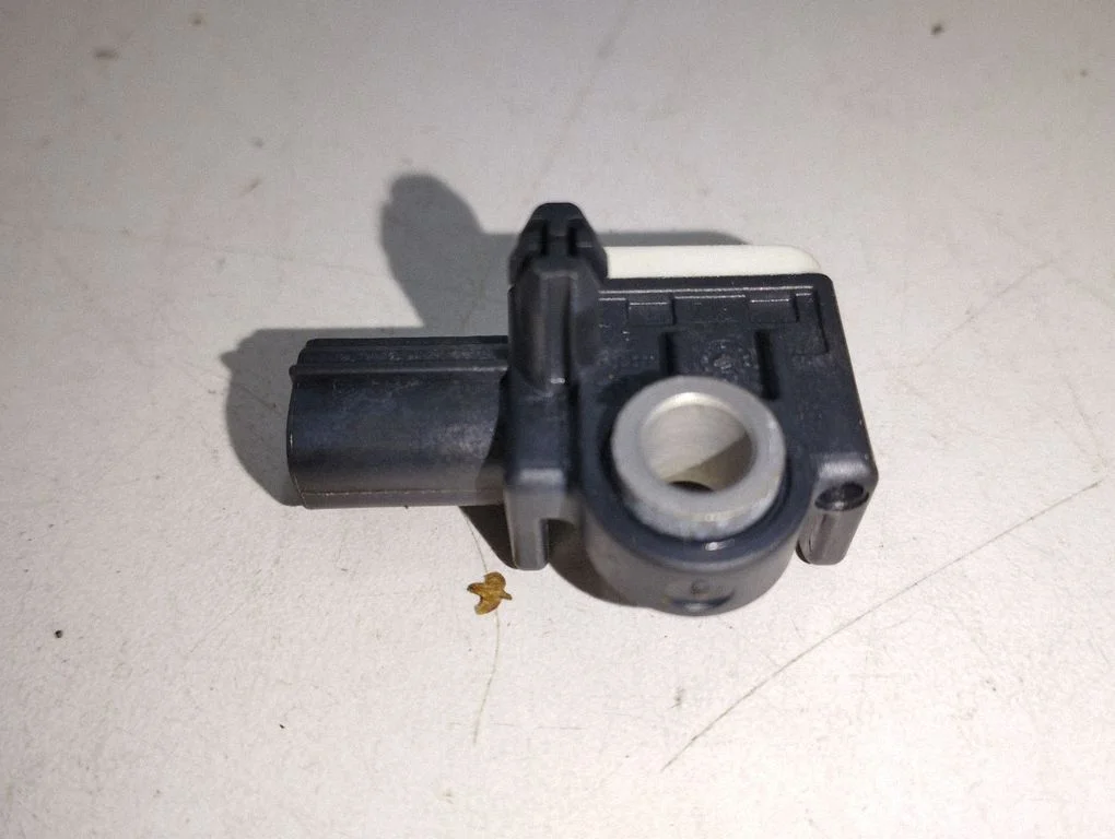 Airbag deployment crash/impact sensor 8V4T14B00AA