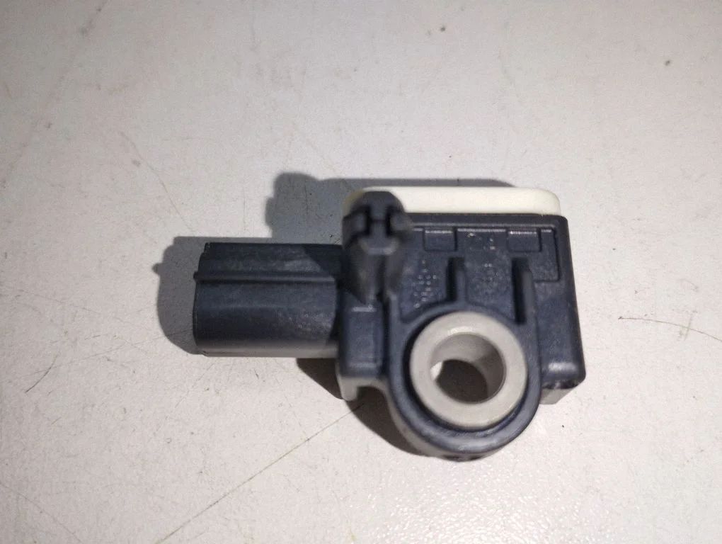 Airbag deployment crash/impact sensor 8V4T14B00AA