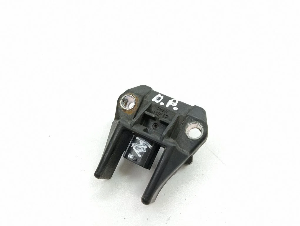 Airbag deployment crash/impact sensor – Lexus GS 300 350 430 450H (2005-2012)