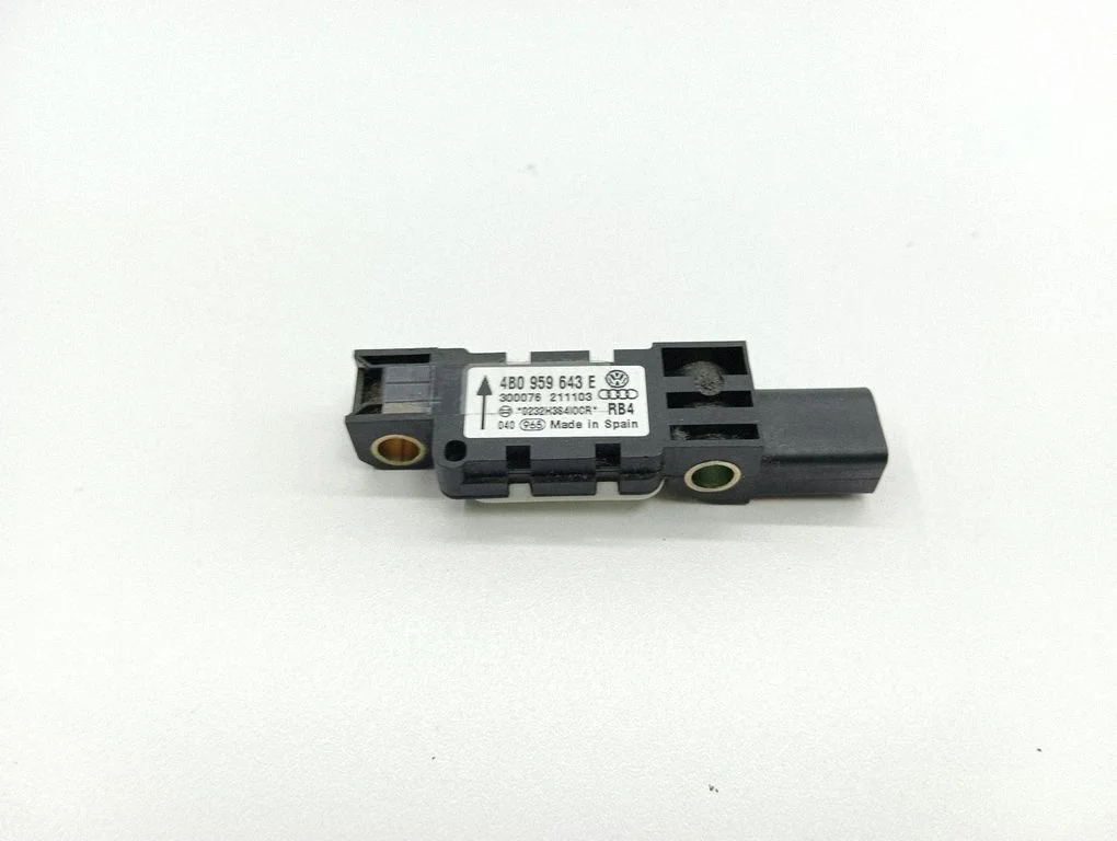 Drošības spilvenu trieciena sensors 4B0959643E