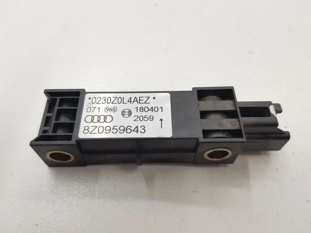 Airbag deployment crash/impact sensor 8Z0959643
