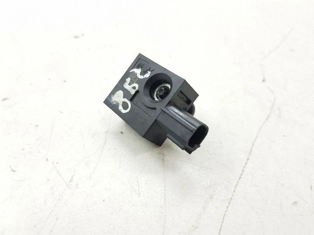 Airbag deployment crash/impact sensor – Opel Astra H (2004-2012)