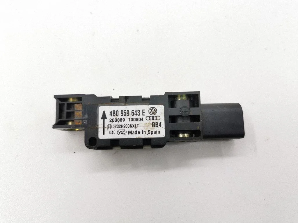 Drošības spilvenu trieciena sensors 4B0959643E