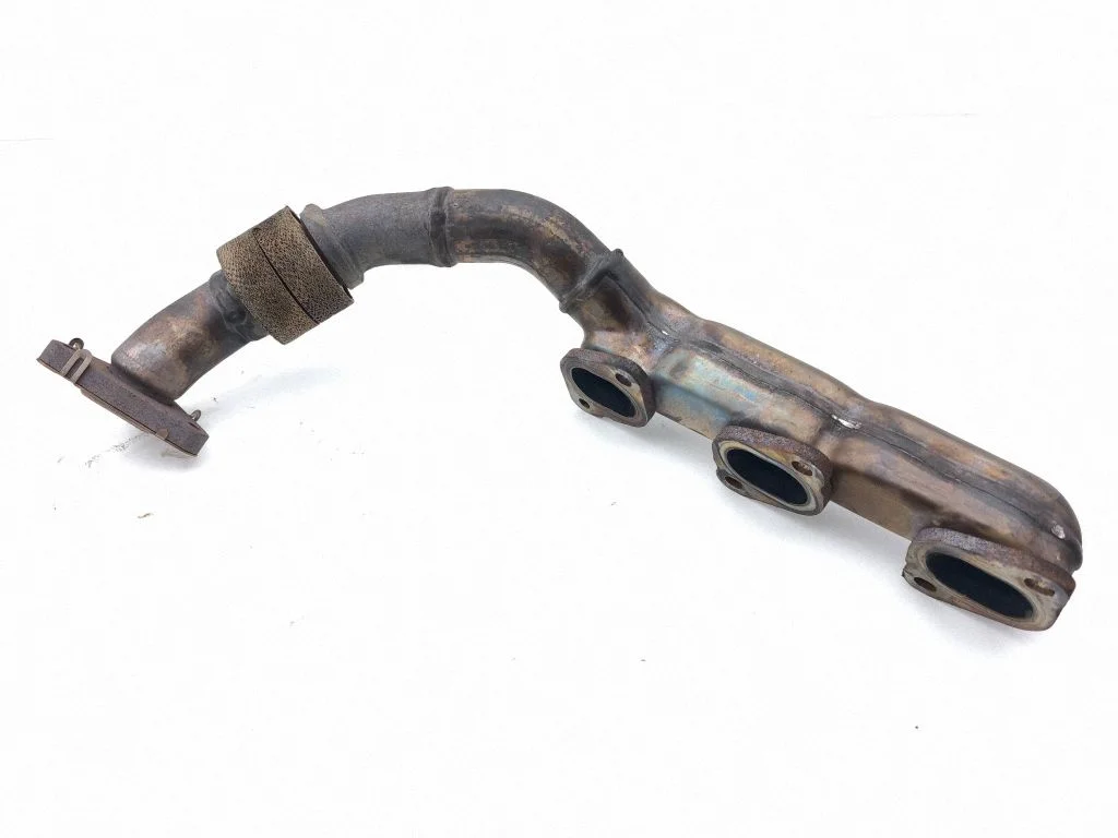 Exhaust manifold – right