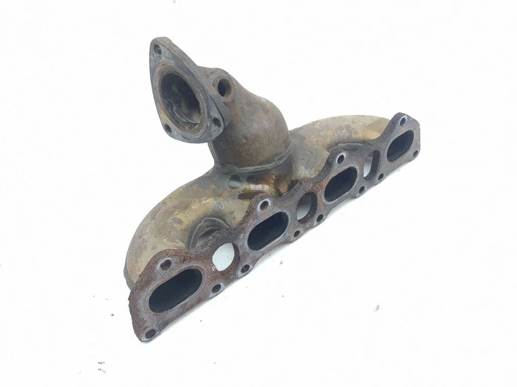 Exhaust manifold – right