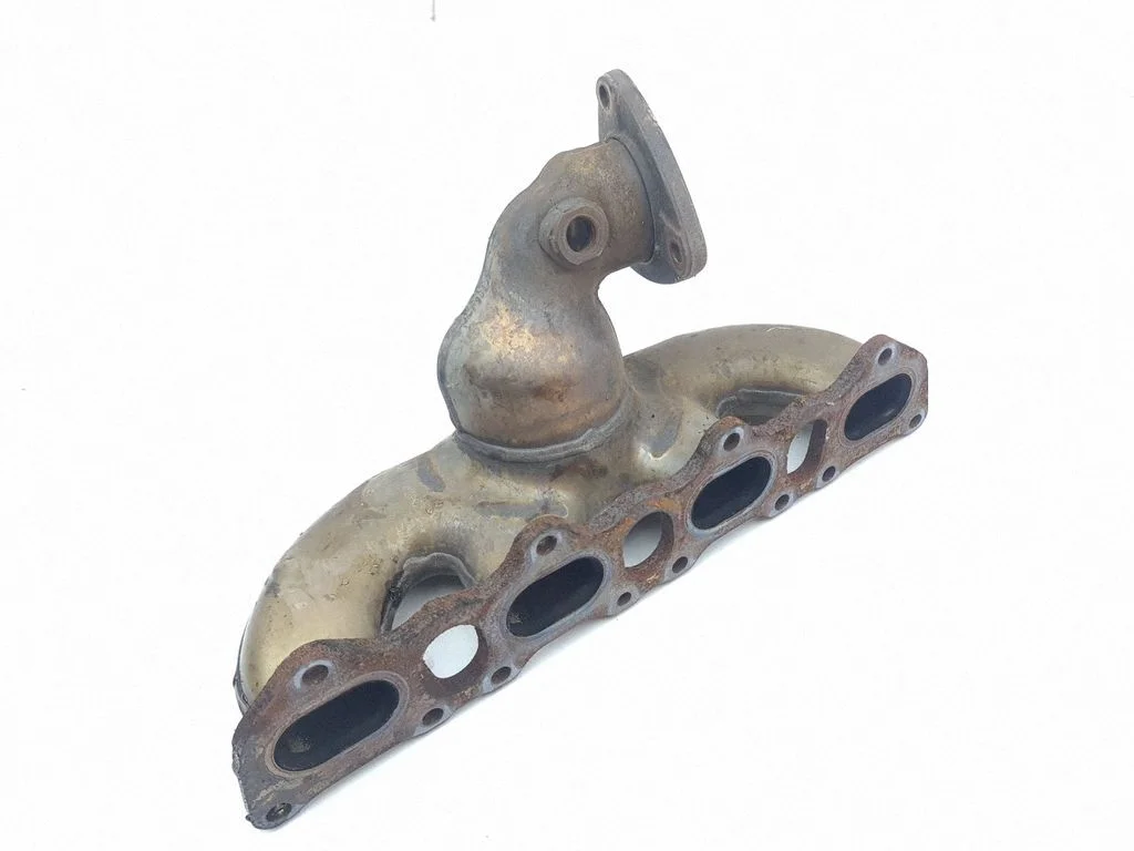 Exhaust manifold – left