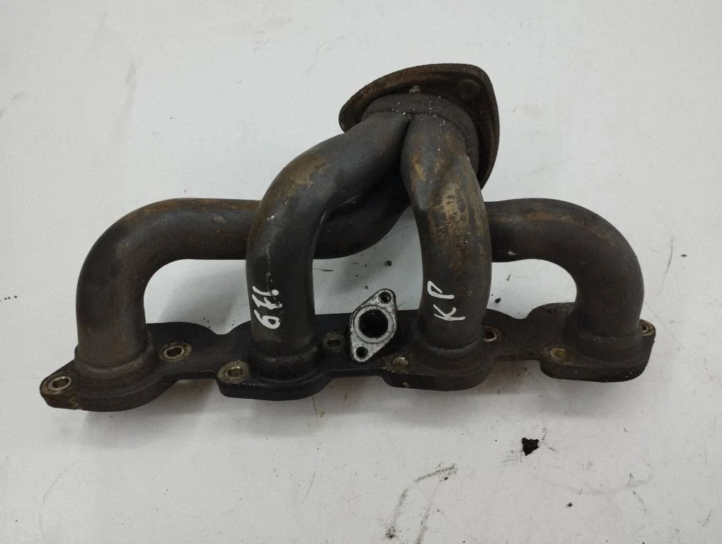 Exhaust manifold – left