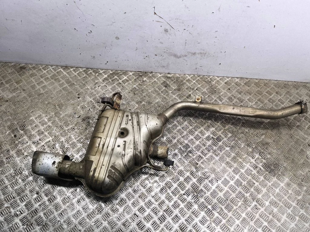 Muffler/silencer – right