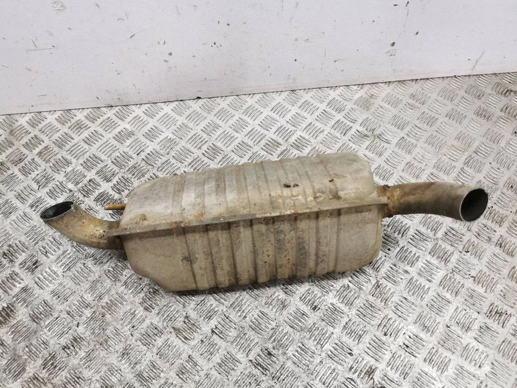 Muffler/silencer – right