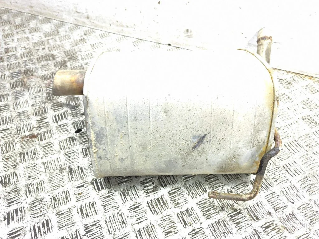 Muffler/silencer – left