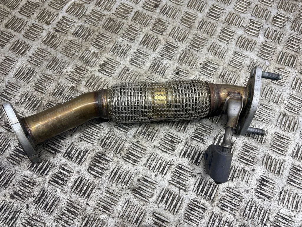 Exhaust flexible connection