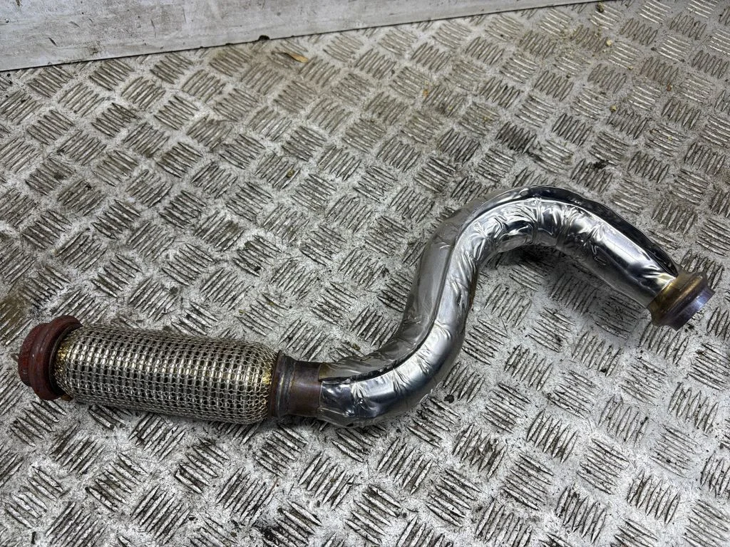 Exhaust flexible connection