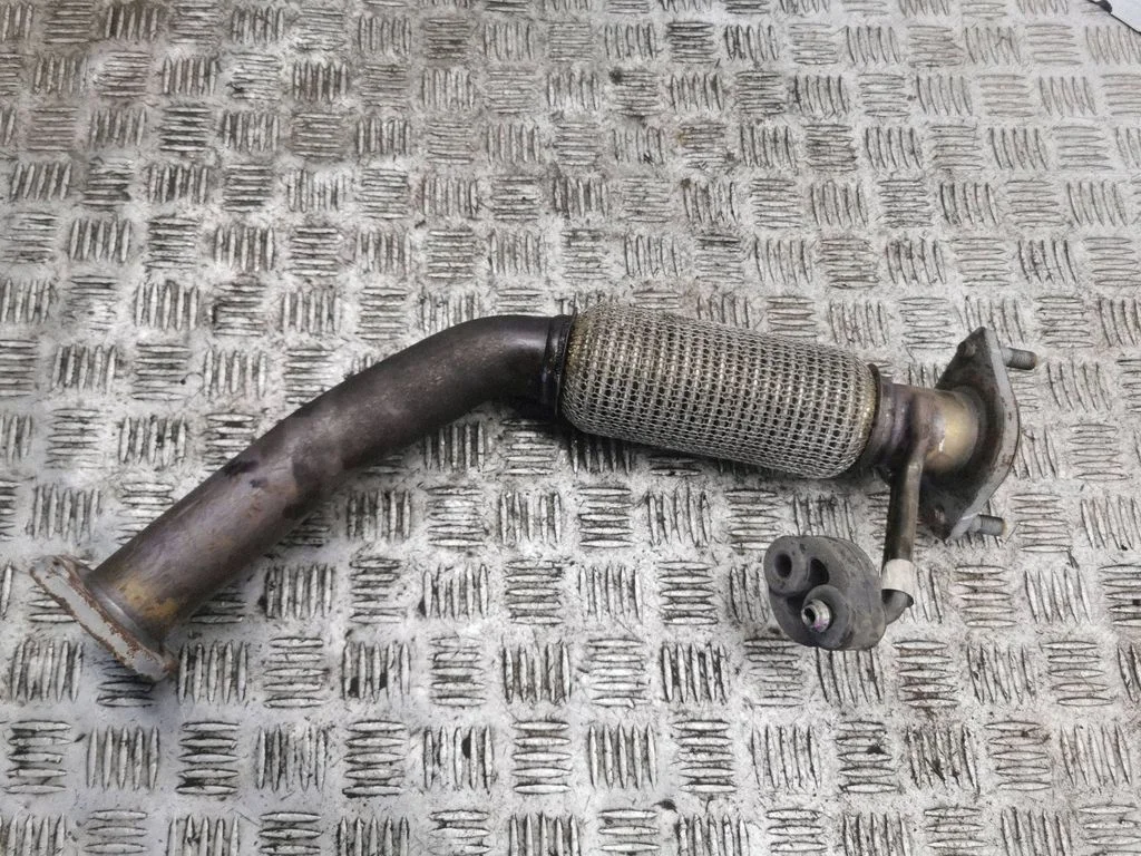 Exhaust flexible connection
