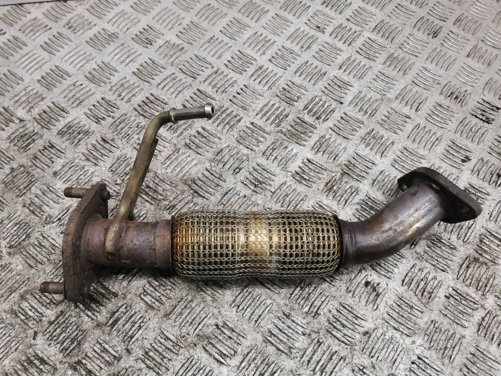 Exhaust flexible connection