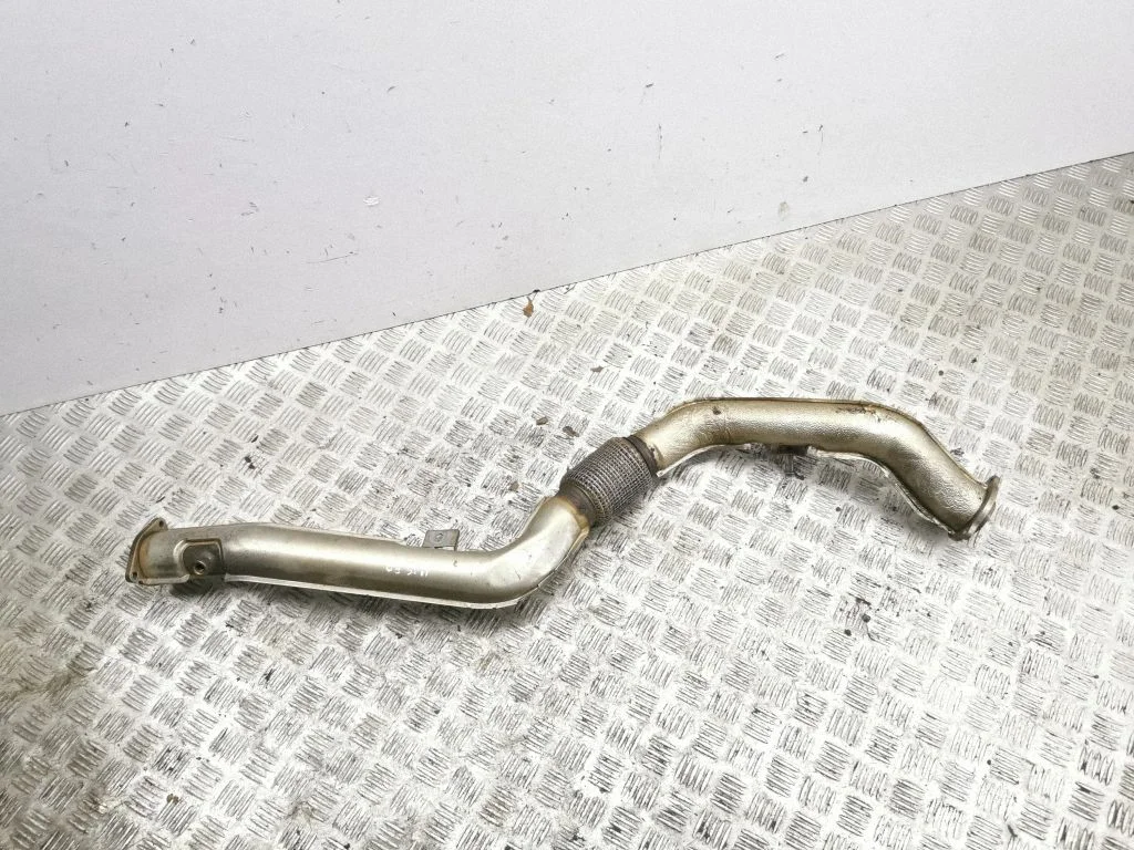 Exhaust flexible connection – right