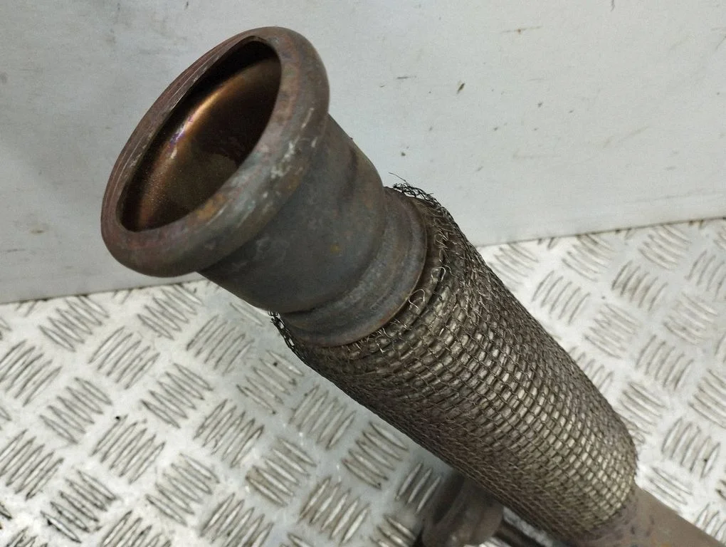Exhaust flexible connection
