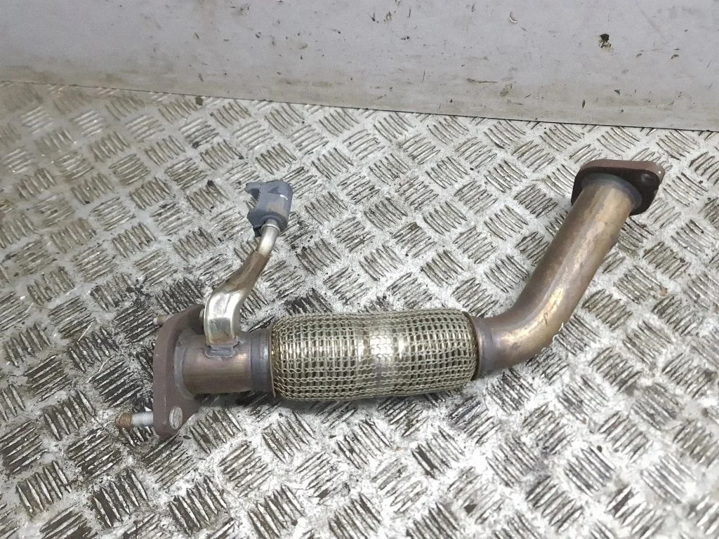 Exhaust flexible connection