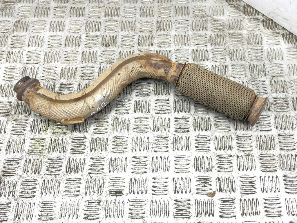 Exhaust flexible connection