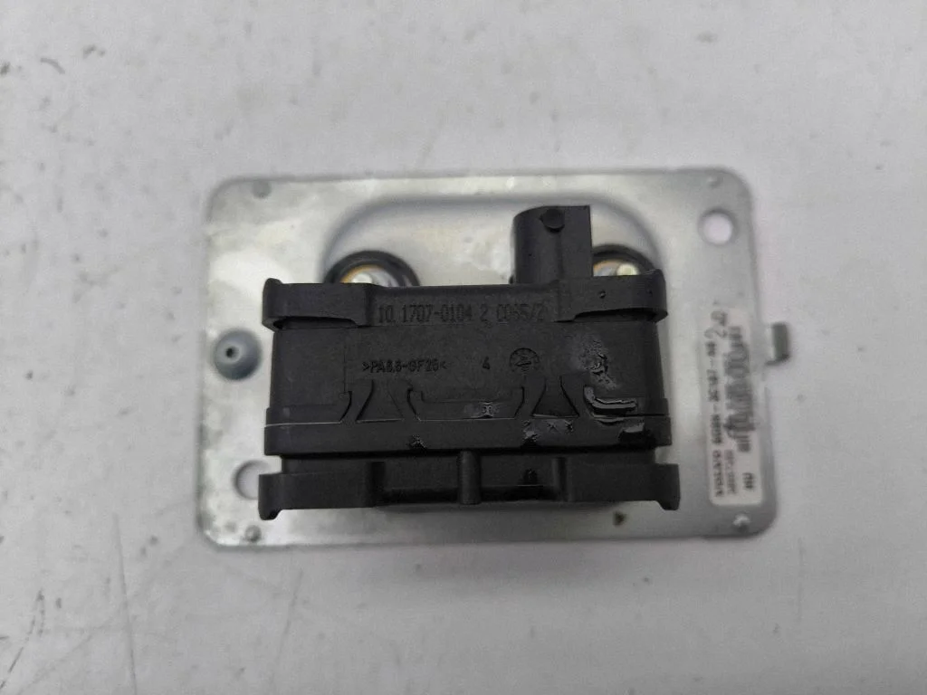 ESP (stabilitātes sistēmas) sensors (paātrinājuma sensors) – Volvo V70 (2005-2008)