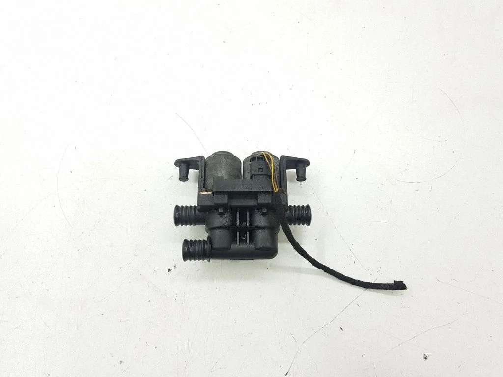 Coolant heater control valve – BMW 5 Series E39 (1996-2003)