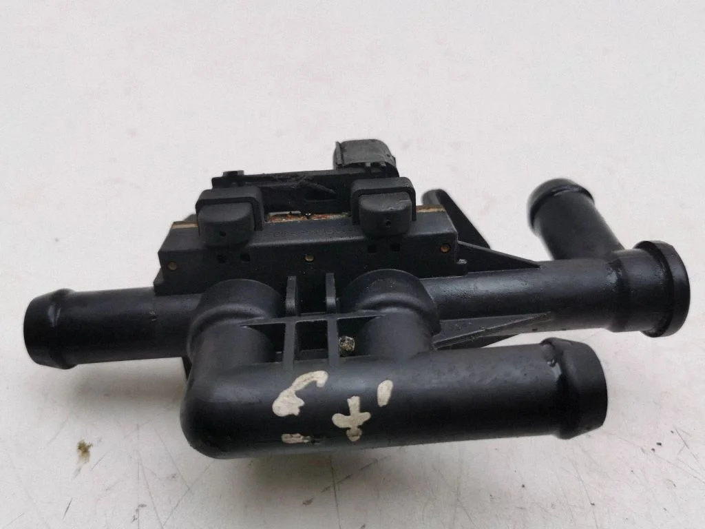 Coolant heater control valve – BMW 7 Series F01 F02 F03 F04 (2008-2016)