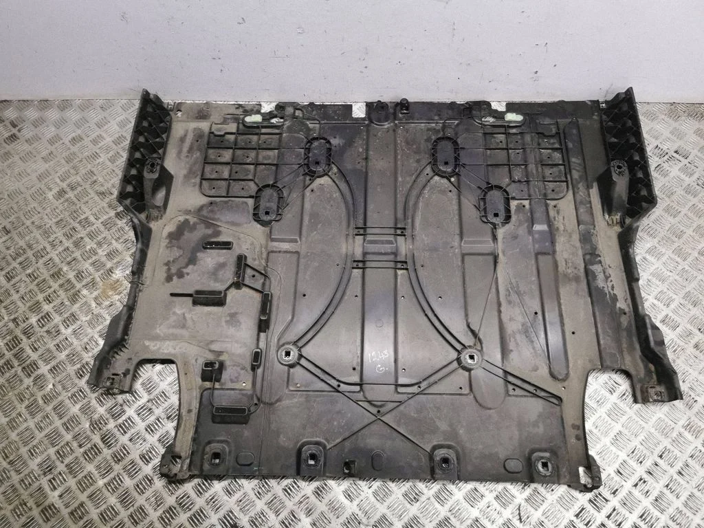Trunk boot underbody cover/under tray